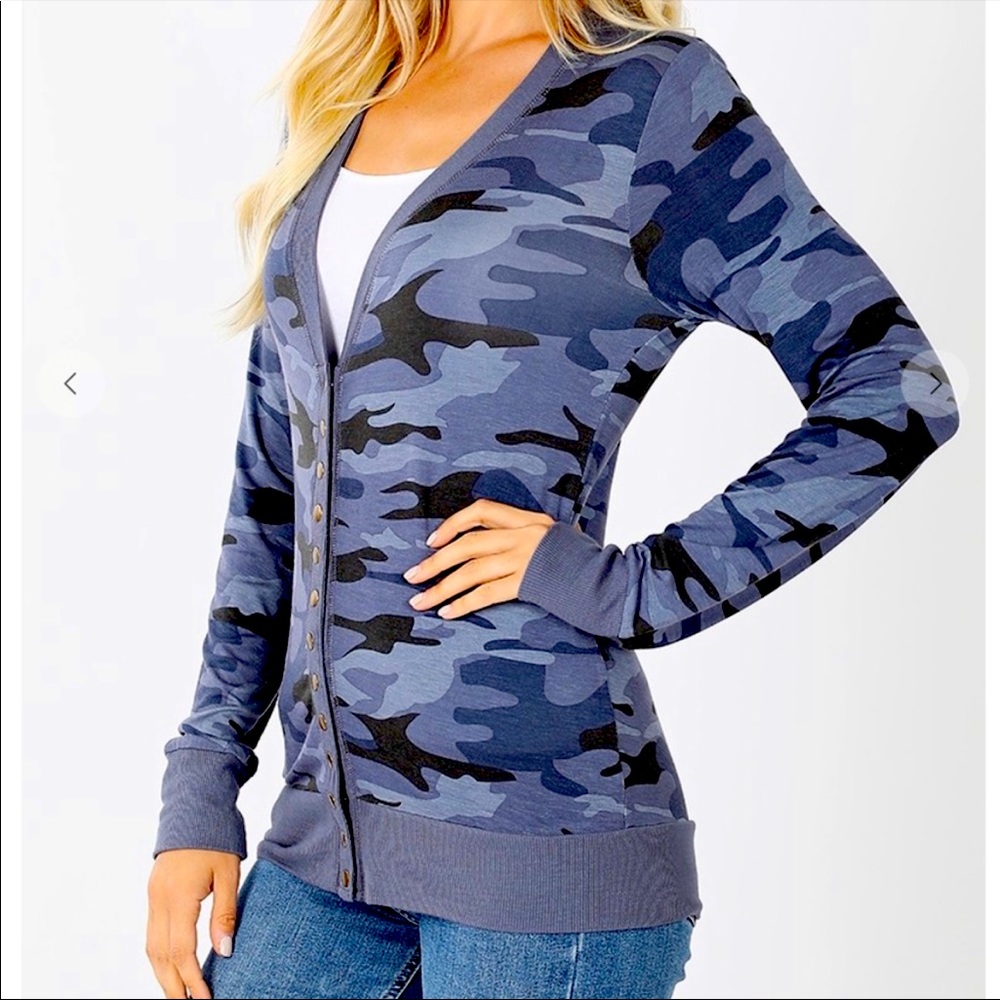 💥NWT💥 Blue Camo Snap Button Cardigan